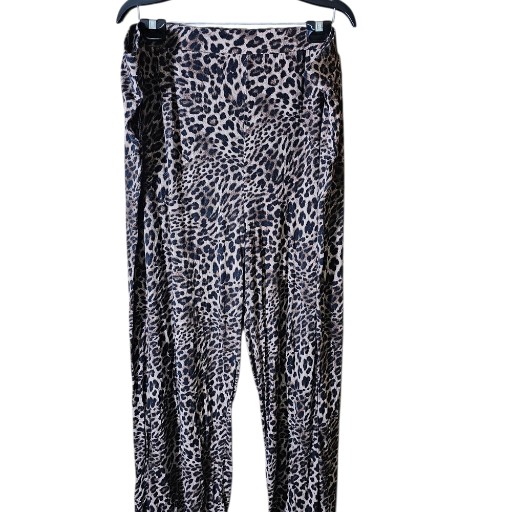 Torrid Black and Cream Leopard Print Pajama Pants